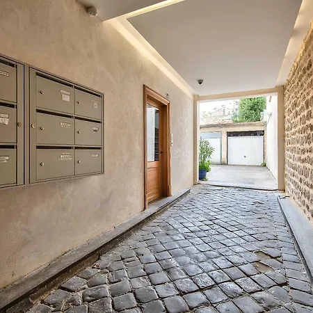 Functional Studio In The 15th Arr * París